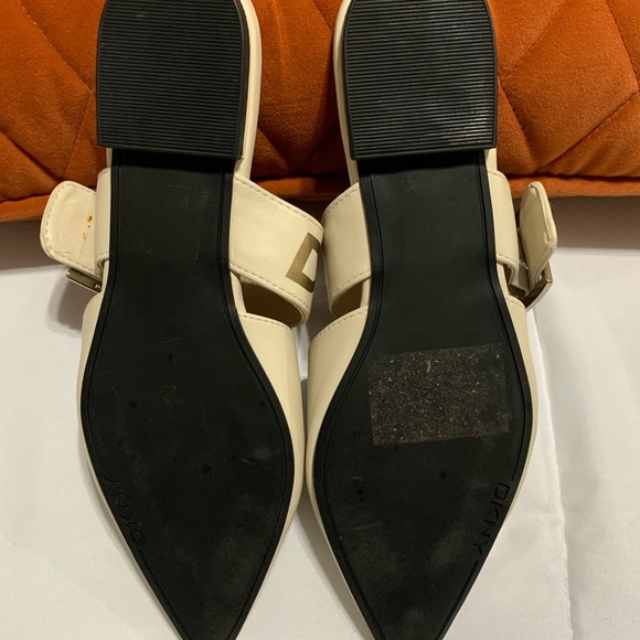 NWOT DKNY slides - Picture 5 of 5
